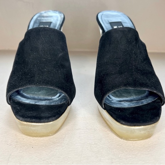 Stuart Weitzman Lucite Heel Suede Heels - Picture 4 of 9